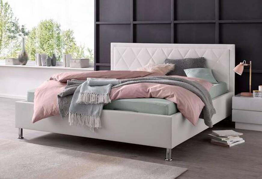 gestoffeerd bed